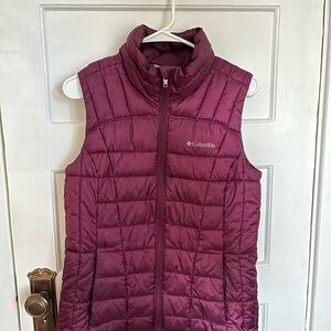 Columbia Thermal Coil Vest in Deep Purple